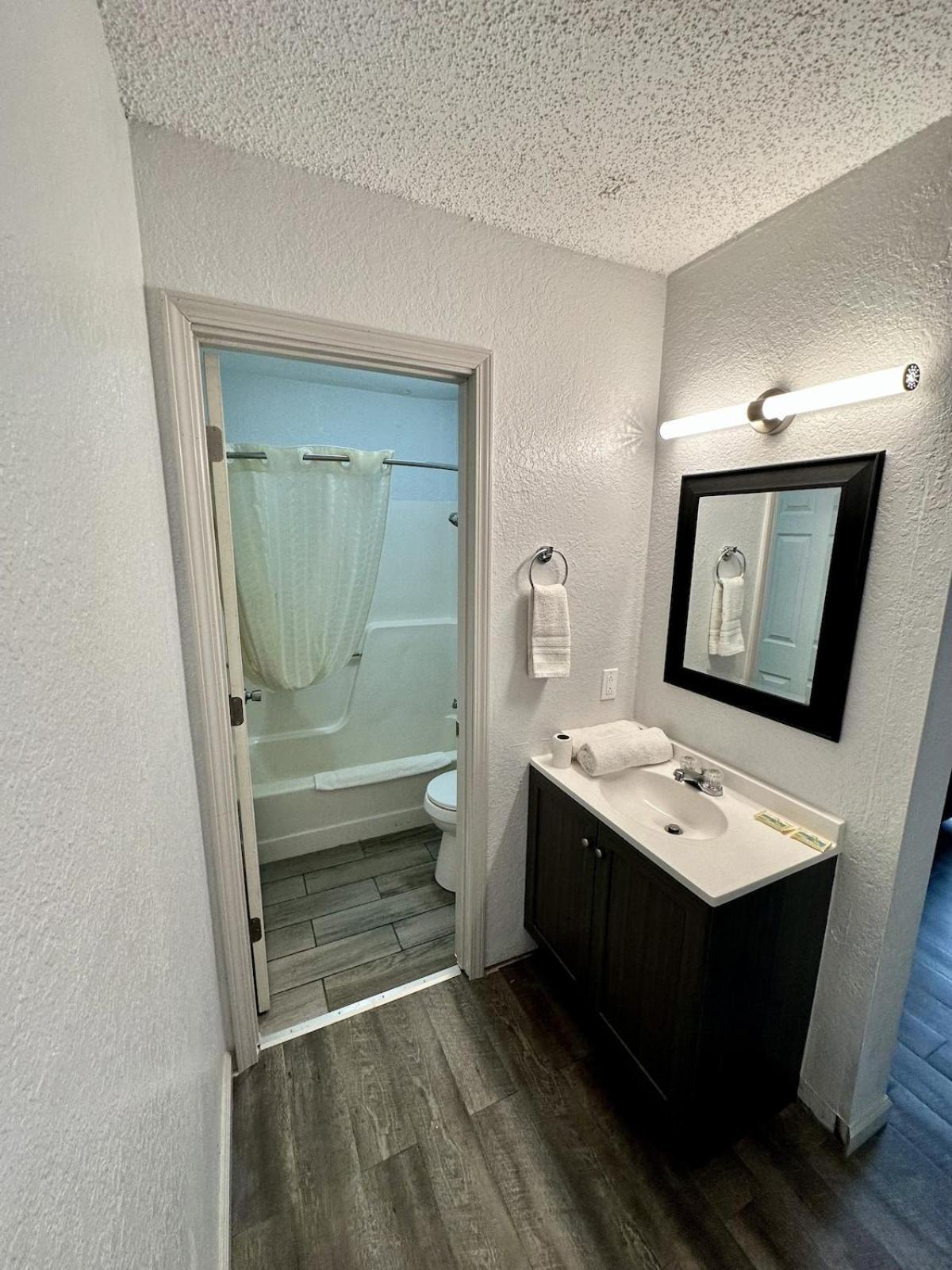 Ozark Inn And Suites Osage Beach Eksteriør bilde